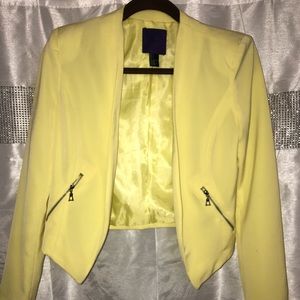 Yellow blazer
